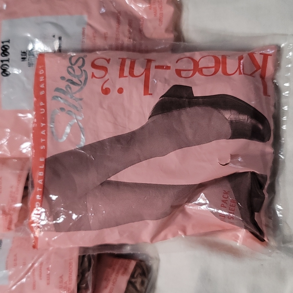 Women Silkies Knee Hi Regular‎ 3-pak Nude. 3 packages per purchase